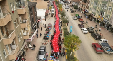 Akyazı’da coşkulu Cumhuriyet yürüyüşü 