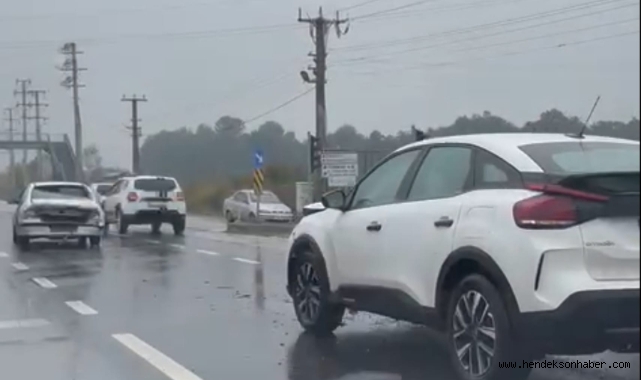 Hendek’te Kayganlaşan Yolda Kaza 2 Yaralı