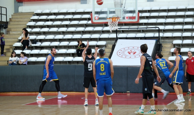 Sakarya Büyükşehir basketboldan sezon öncesi rakiplerine gözdağı: 74-61