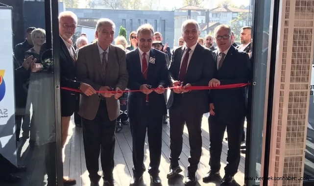 Bayrağın gölgesinde, atamızın izinde 100 yıl fotoğraf sergisi açıldı