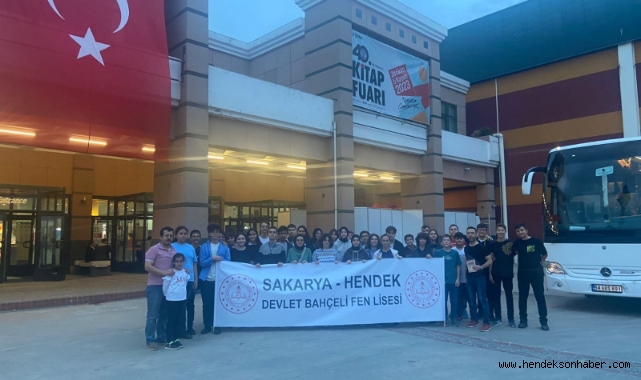 Hendek Devlet Bahçeli Fen Lisesi Tüyap Kitap Fuarında