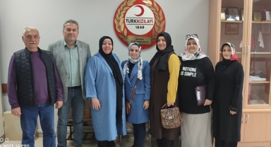 Hendek Yeniden Refah Kadın Kollarından Kızılay Ziyareti
