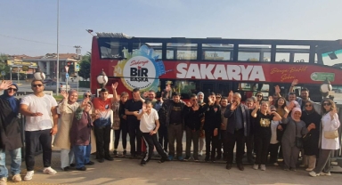 Turizm otobüsü ile şehir gezileri sürüyor