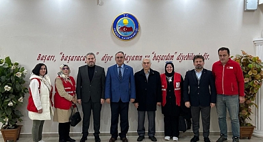 HENDEK KIZILIY'DAN KAYMAKAMLIK ZİYARETİ