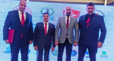 HENDEK'Lİ BAŞPEHLİVAN KAVAKÇI'YA ANLAMLI PLAKET