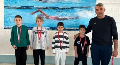 Hendek Okullar Arası Minikler Yüzme Müsabakaları Tamamlandı