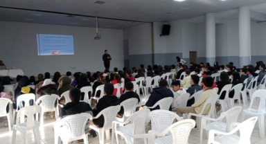 HENDEK'TE OKUL ÇOCUKLARINA AĞIZ VE DİŞ SAĞLIĞI EĞİTİMİ