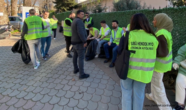 Öğrenciler Caddede çevre temizliği yaptı