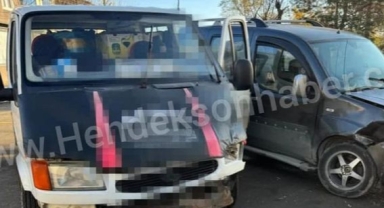 panelvan ile hafif ticari araç çarpıştı: 1 yaralı