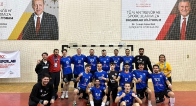 1954 Hendekspor deplasmandan şen dönüyor