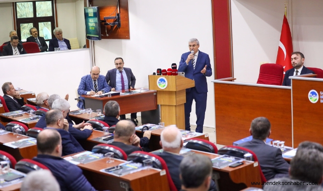 Başkan Ekrem Yüce meclisten seslendi: “Bıkmadan, yorulmadan, ilk günkü aşkla buradayız”