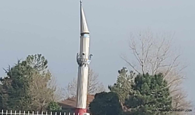 Hendek’te Minare Yıkıldı Yıkılacak Biri Bu Tehlikeye Dur Desin 