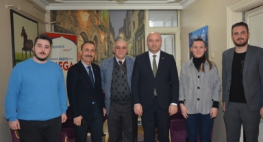 Sakarya MHP İl Başkanı Oğuz Alkaş, Ada Tavır'ı ziyaret etti