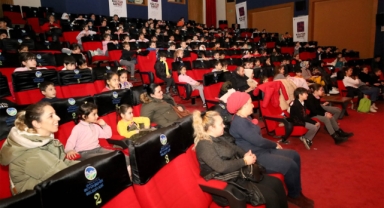 1001 Sanat Ekibi AKM’de miniklerin neşesi oldu