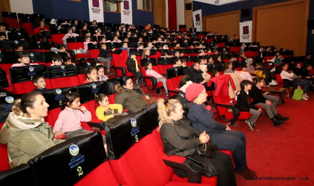 1001 Sanat Ekibi AKM’de miniklerin neşesi oldu