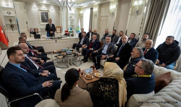AK Parti’nin kurmaylarından Hendek Belediyesi’ne destek ziyareti