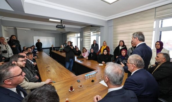 Alemdar: Hendek'te  AK Parti İlçe Teşkilatı ve esnaflarla bir araya geldi