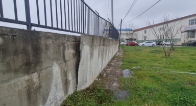 Hendek'te Yıkılmak üzere olan duvar ile ilgili velilerden sitem