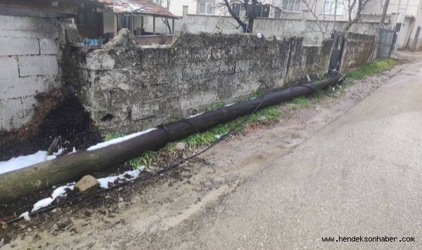 Millet Gitti Aya Biz Kaldık Yaya  Koskoca Mahalleyi İnternetsiz Bıraktılar