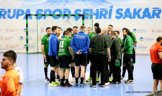 Sakarya Büyükşehir evinde esti gürledi: 37-23