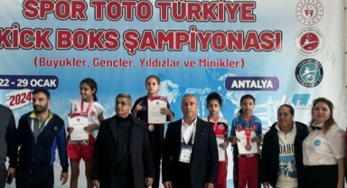 SAKARYA, TÜRKİYE KİCKBOKS ŞAMPİYONASI'NDA FIRTINA GİBİ ESTİ