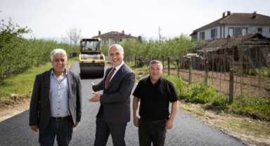 Hendek Belediyesi durmuyor! 6 mahalleye 6 kilometre daha asfalt serildi