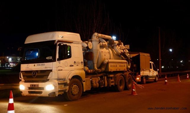 Sakarya Büyükşehir ekipleri gece boyunca altyapı mesaisini sürdürdü