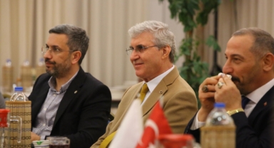 Yüce müteahhitlerle iftarda buluştu: 