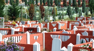 Arefe gününde mezarlıklara ulaşım ücretsiz 