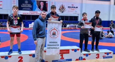 Hendek İmam Hatip Ortaokulu Türkiye Şampiyonasına Gidiyor