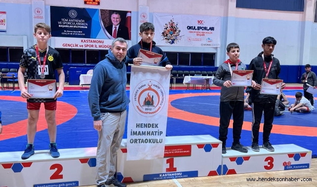 Hendek İmam Hatip Ortaokulu Türkiye Şampiyonasına Gidiyor