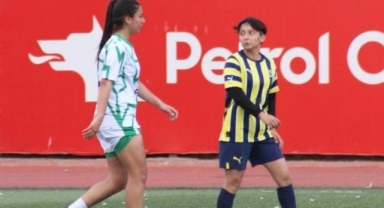 Hendekli  Zehra Fenerbahçe'de A takımda