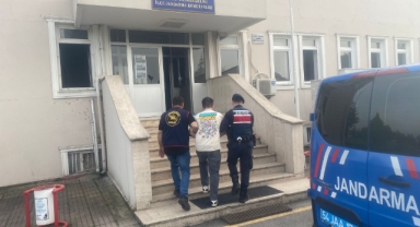 JANDARMA TEK TEK YAKALAYIP ADALETE TESLİM EDİYOR!