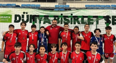 1954 Hendekspor Minik Erkekler Hentbol Namağlup Şampiyon