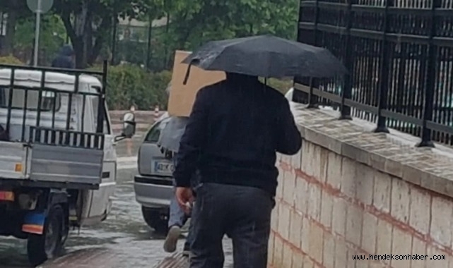 Aman Dikkat Sabah Evden Çıkarken Şemsiyenizi Unutmayın!