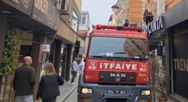Hendek İtfaiyeden Kedi Kurtarma Operasyonu
