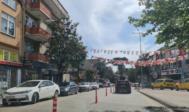 Hendek Osman Yılmaz Caddesi’nde Dubalar Yeniden Takıldı