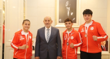 Hendek Şampiyonlar Fıght Akademi Spor Kulübünden, Başkan Püsküllü'ye ziyaret