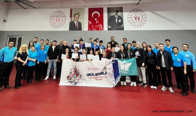 Hendek Şehit Mahmutbey Masa Tenis Şampiyonu