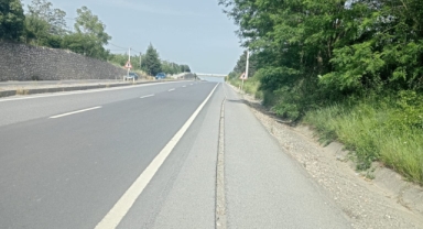 Hendek’te Sürücüler Kesik Asfaltın kapatılmasını istiyor