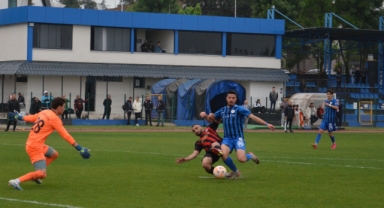 Hendekspor Ligde Kaldı Forvet Okan Stadyumu Terk Etti.