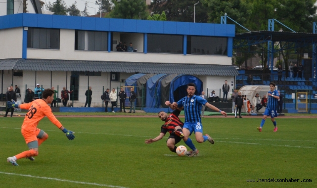 Hendekspor Ligde Kaldı Forvet Okan Stadyumu Terk Etti.