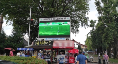 SAKARYASPOR ŞAMPİYONLUK MAÇI DEV EKRANDA