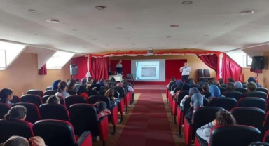 Şehit Ahmet Özsoy İmam Hatip Ortaokulu'nda Kariyer Günleri Devam Ediyor