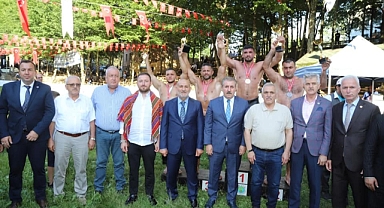 20. SELMAN DEDE YAĞLI GÜREŞLERİNİN BAŞPEHLİVANI ARSLAN OLDU