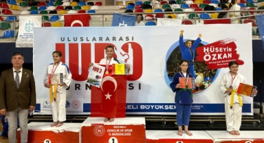 Büyükşehirli Serra nefes kesen mücadelede Türkiye şampiyonluğuna uzandı