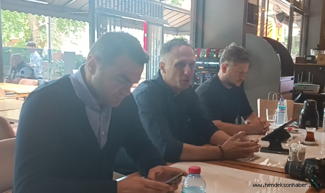 Demek Biz Sallıyoruz Demek Biz Kaos Çıksın Diye Soru Soruyoruz Vah Başkan Vah