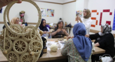 Engelsiz yüreklerin aileleri iplerle muhteşem işler çıkardı