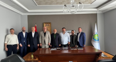 Hendek Batum Gürcü Kültür Derneği Başkanı ve Yönetimi, ilçe protokol ziyaretlerine başladı.