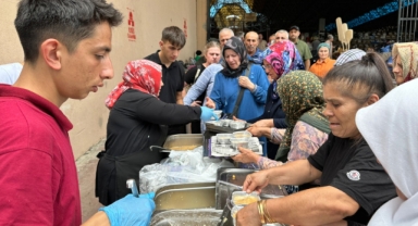 HENDEK BELEDİYESİNDEN 5 BİN KİŞİLİK AŞURE İKRAMI